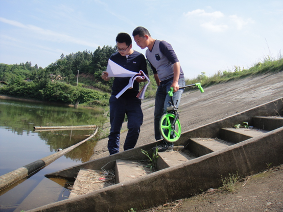 岳陽審計關(guān)注水庫加固，加固水庫就用碳纖維布