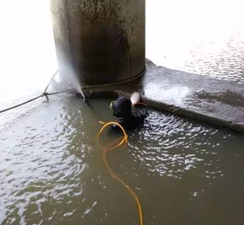 水下超級英雄碳纖維布，加固海洋建筑的隱形力量